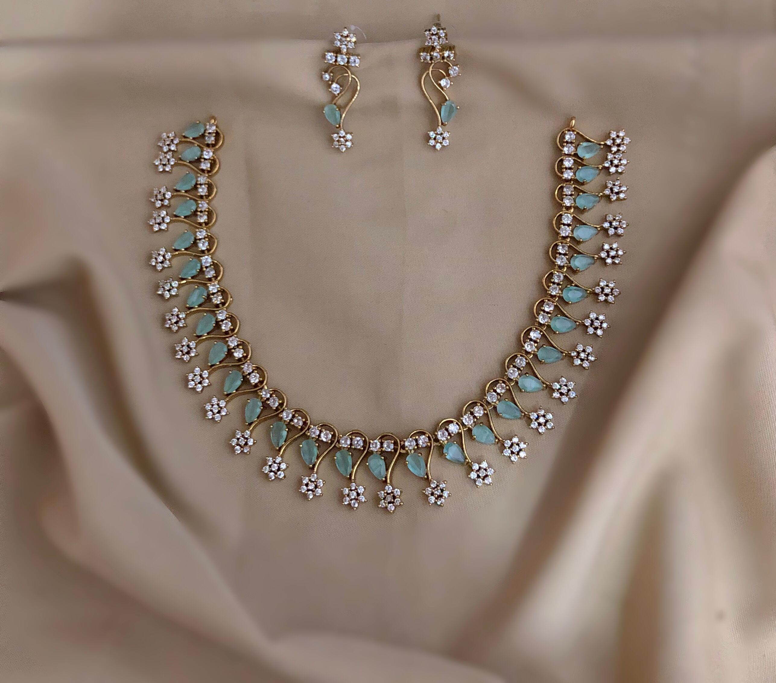 💚 Mint Green Crystal Floral Necklace Set