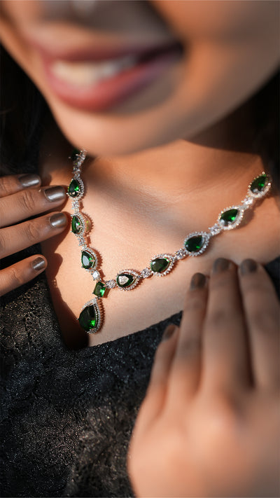 RJ-009 – Emerald Elegance Necklace & Earring Set