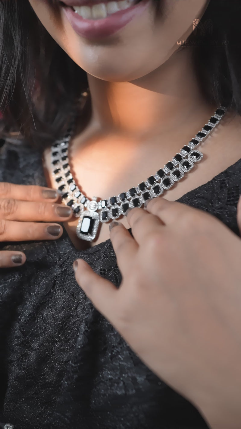 RJ-010 – Noir Royale Necklace & Earring Set